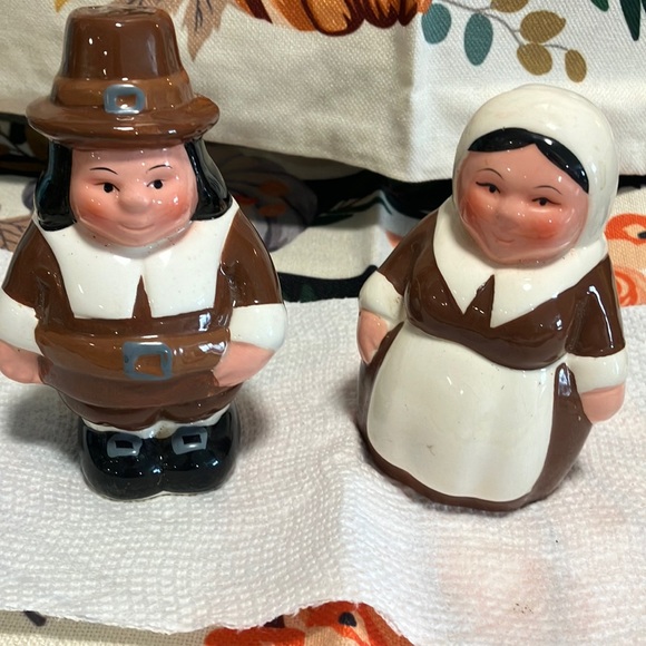 publix Kitchen Publix Thanksgiving Pilgrims Set Of Salt And Pepper